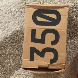 YEEZY 350 BOX